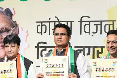 Congress Promises to Control Pollution, Double MCD's Income in Manifesto