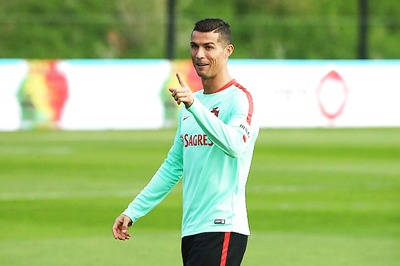 Cristiano Ronaldo Signs Long-Term Deal With Nike