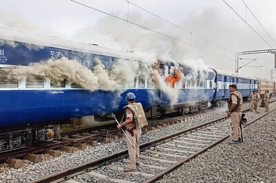 News18 Evening Digest: Trains Torched, Roads Blocked by Violent Mob; One Killed in Telangana and Other Stories