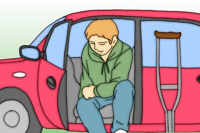 How to Drive a Stick Shift With a Broken Left Foot