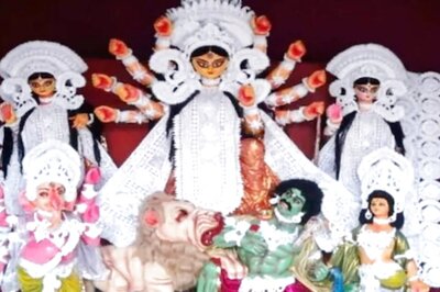 This Durga Puja, The Shatdhara Pramila Sangh is Honouring Working Women