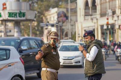 Lucknow Woman Engages in Scuffle, Assaults Traffic Cop Over Challan 'Harassment'