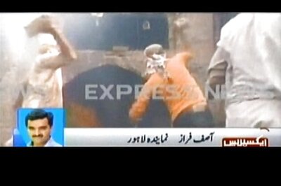 Pak: Mob raids Christian colony in search of blasphemer