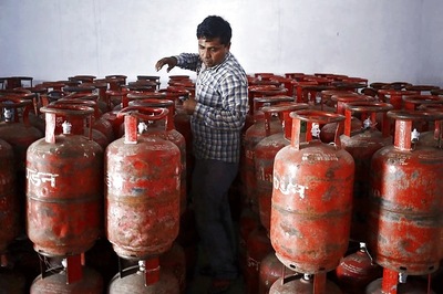 3 Lakh Common Service Centres to Ensure Convenient Booking, Refilling of LPG Cylinders