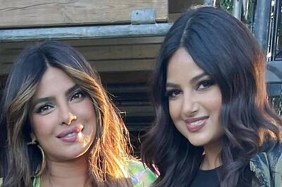 Harnaaz Sandhu and Priyanka Chopra Pose Together, Fans Call Them 'Two Influential Women'