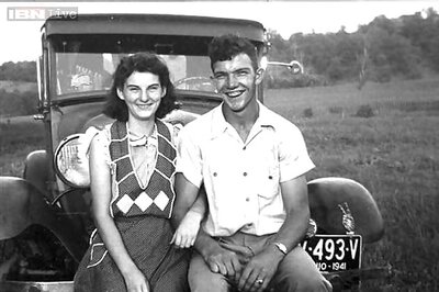 US couple married for 70 years die 15 hours apart