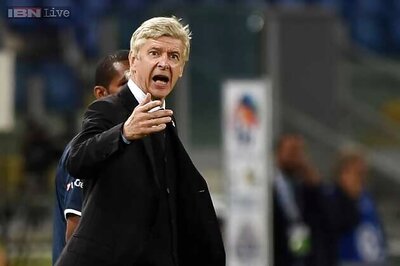 Arsene Wenger challenges Arsenal to show title credentials