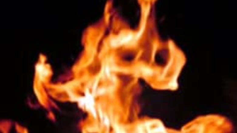 Wedding fire kills over 20 in Pak