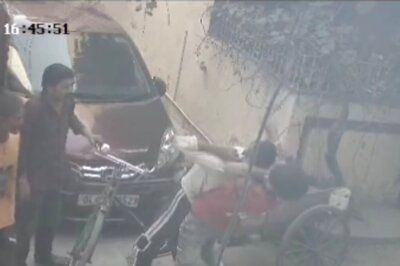 Delhi Scrap Dealer Choked With Jiu-Jitsu Move, Robbed of Rs 3,200 By Three Men | WATCH