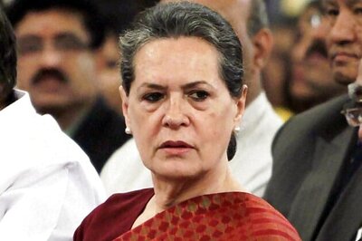 Sonia meets senior party leaders on govt formation in Jharkhand
