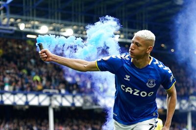 Premier League: Richarlison Scores, Throws Flare as Everton Beat Chelsea