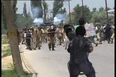 Non-Kashmiris start fleeing Valley