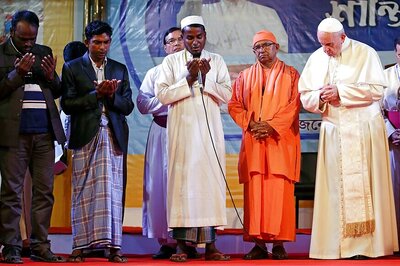 Pope Says he 'Wept' While Meeting Rohingya Refugees