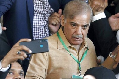 Pakistan PM Shehbaz Accuses Imran Khan of Selling Valuable Toshakhana Gifts Worth Rs 140 Mn in Dubai