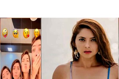 From Sad to Happy, Actor Sonali Kulkarni's Emoji Expressions are Superb