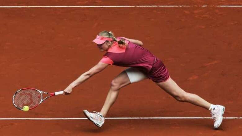Makarova beats Azarenka at Madrid Open