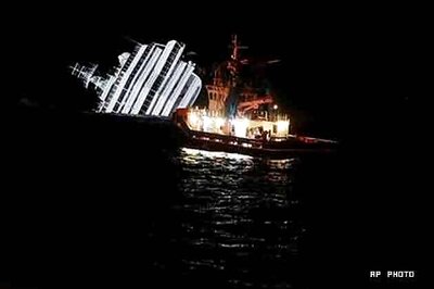 Italy boat tragedy: two more bodies found