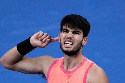 Carlos Alcaraz Breezes into Third Round of Shanghai Masters