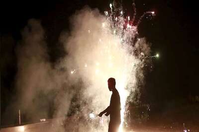 Mumbai Air Pollution: HC Takes Suo Motu Cognizance, Allows Bursting Firecrackers on Diwali From 7-10 pm