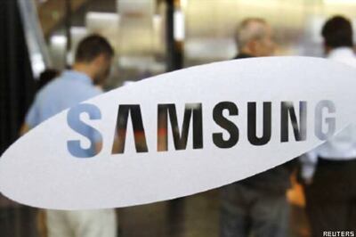 Smartphones power Samsung to record Q4 profit