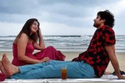 Divyanka Tripathi and Vivek Dahiya Reunite After Weeks, Spend Time Together on Beach