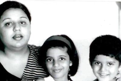 Childhood Photo of Akhtar Siblings Farhan and Zoya With Mother Honey Irani is Viral