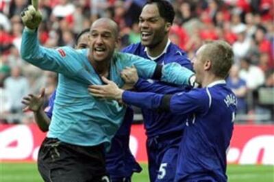 Everton end Manchester United quintuple dream