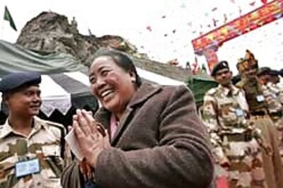 Cameras in, guns out at Nathu La