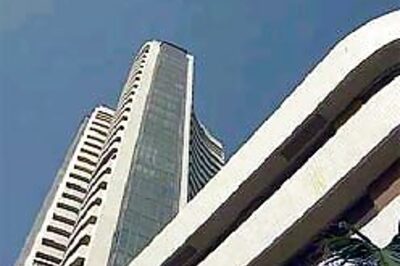 Mkts lacklustre: Midcaps, bank up; IT, realty down