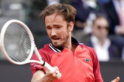 Shanghai Masters: Daniil Medvedev and Stefanos Tsitsipas Advance, Casper Ruud Ousted