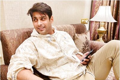 Netizen Taunts Sidharth Shukla for Not Having Any Job, His Response is Savage