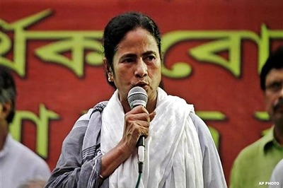 Kolkata: Mamata continues tirade against CPM, Congress