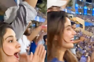 Janhvi Kapoor Spotted Cheering For Mumbai Indians As She Promotes Her Upcoming Film Mr & Mrs Mahi; Watch