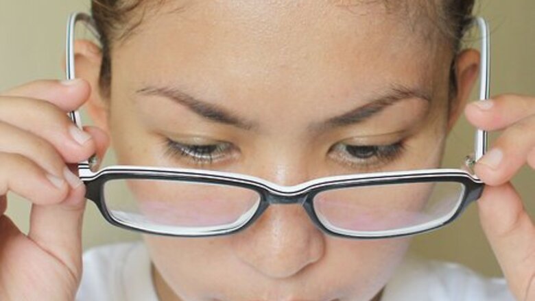 How to Maintain Eyeglasses