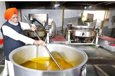 Watch: PM Modi Serves Langar At Patna Sahib Gurdwara, Says 'Seva' Is Central To Sikhism