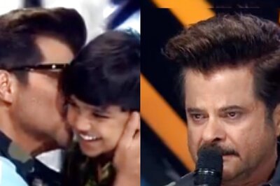 Anil Kapoor Breaks Down in Tears As He Remembers His Mother on Superstar Singer 2 Set; Watch