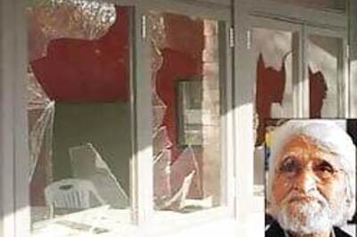 Husain wants case transfered to Delhi