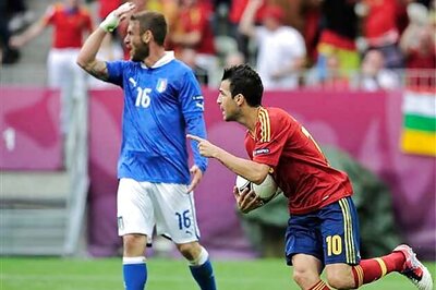 Fabregas, Soldado doubtful as Spain face Italy