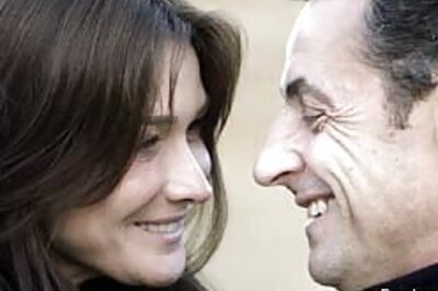 Bruni croons about love for Sarkozy in new album