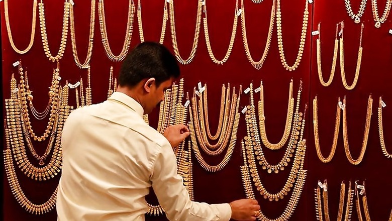 Thief Returns Stolen Gold Ornaments With an Apology Note