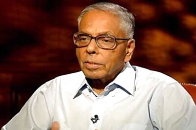 Kolkata: Guv questions govt's decision to shift police chief