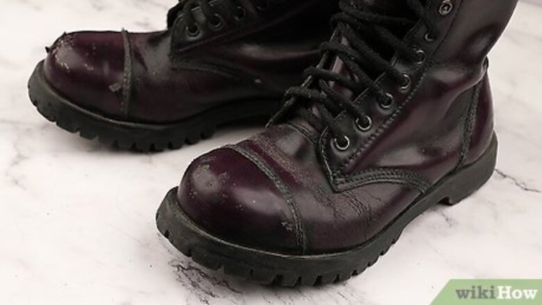 How to Remove Dark Scuffs From Shoes