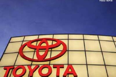 Delayed braking problem forces Toyota to recall Prius