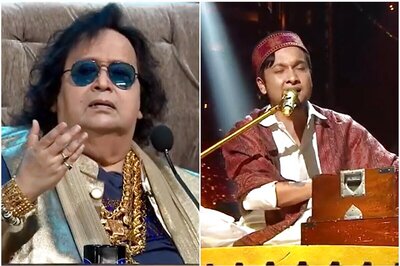 Indian Idol 12 Contestant Pawandeep Ranjan Gets Gold Chain from Bappi Lahiri