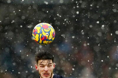 Watch: Declan Rice Defies Windy Conditions to Perform Handstand During West Ham Training