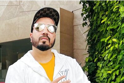 Mika Singh Calls Himself 'Real King' as He Buys Private Island With Lake, Boats, Horses; Shares Video of 'Paradise'