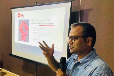 Kolkata's Senior Citizens are Learning to Fight Fake News, Here's How