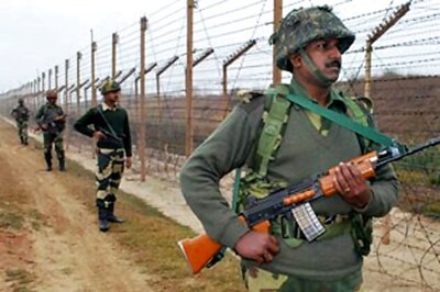 Srinagar: 1 killed after terrorists open fire at BSF convoy