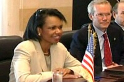 Rice visits Beirut, consols Lebanon govt