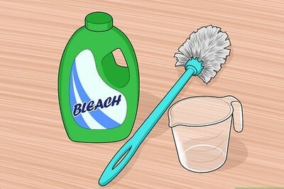 How to Clean a Toilet or Bidet Using Bleach